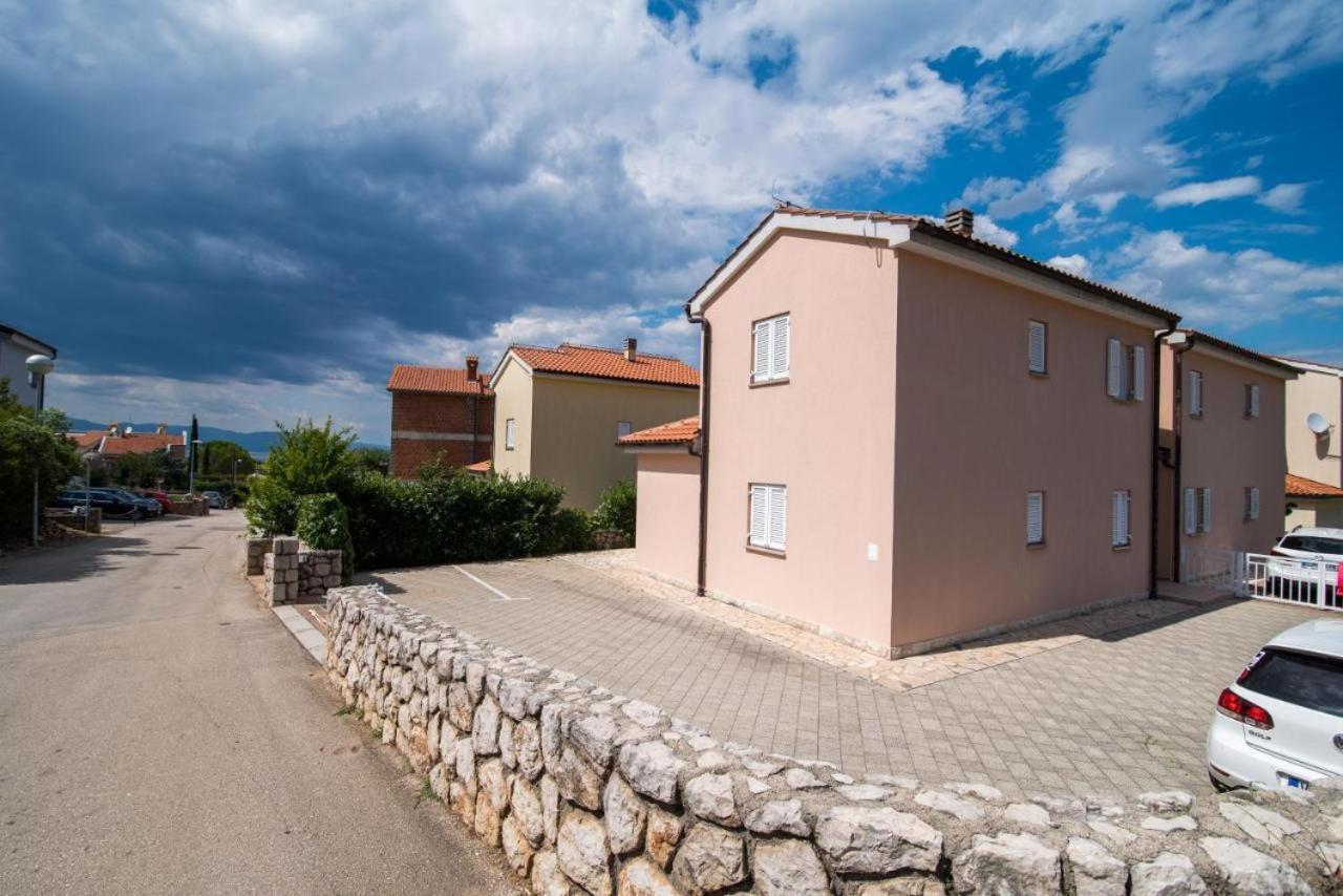 Apartment Rose Malinska Exterior photo